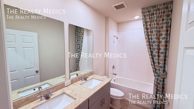 Building Photo - 702 Alta Vista Ct