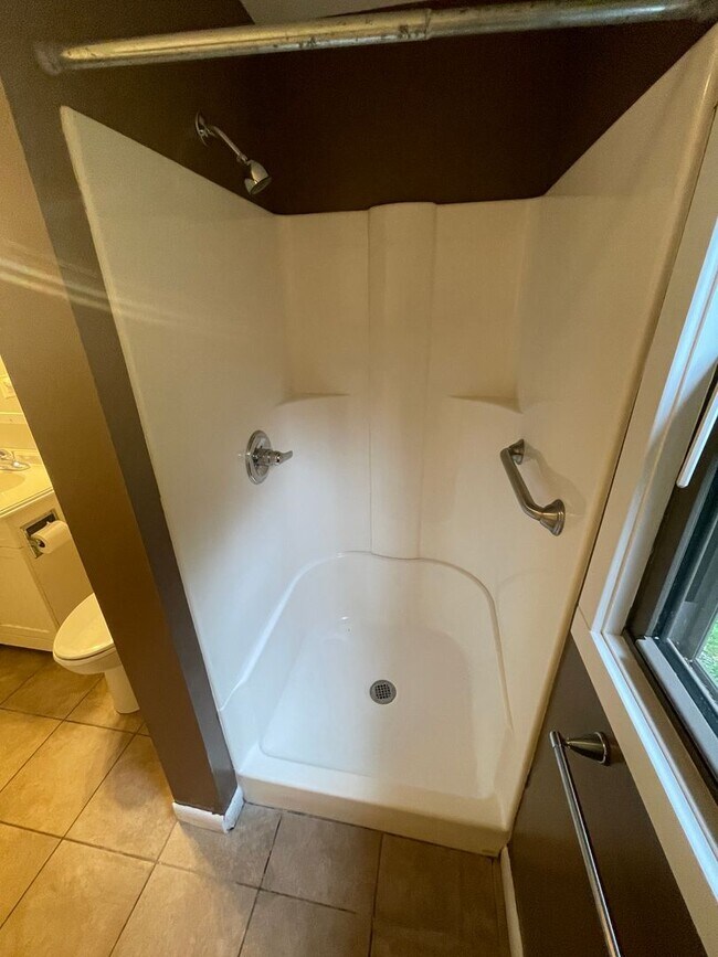 Building Photo - 296 Middle Fork Rd