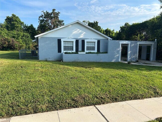 Building Photo - 1450 Agatha Dr