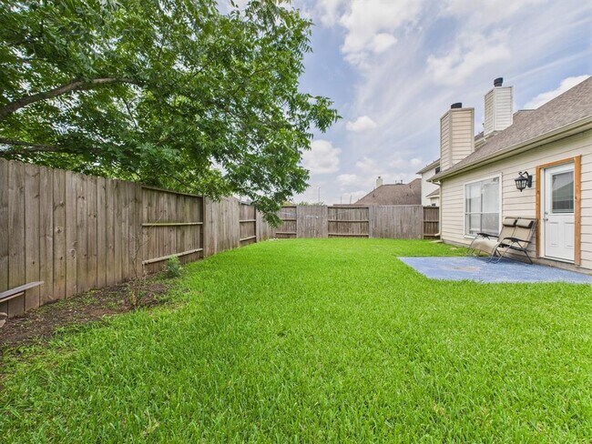 Building Photo - 8827 Aspen Meadow Dr