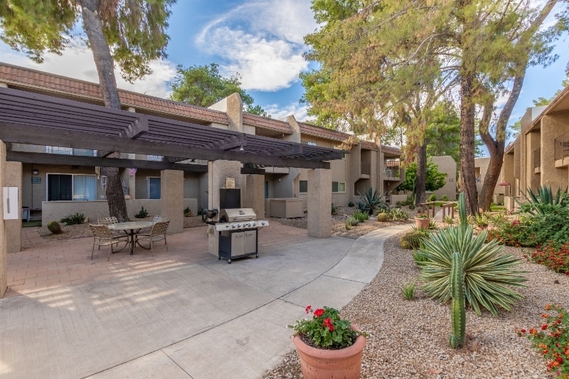 Building Photo - 7436 E Chaparral Rd