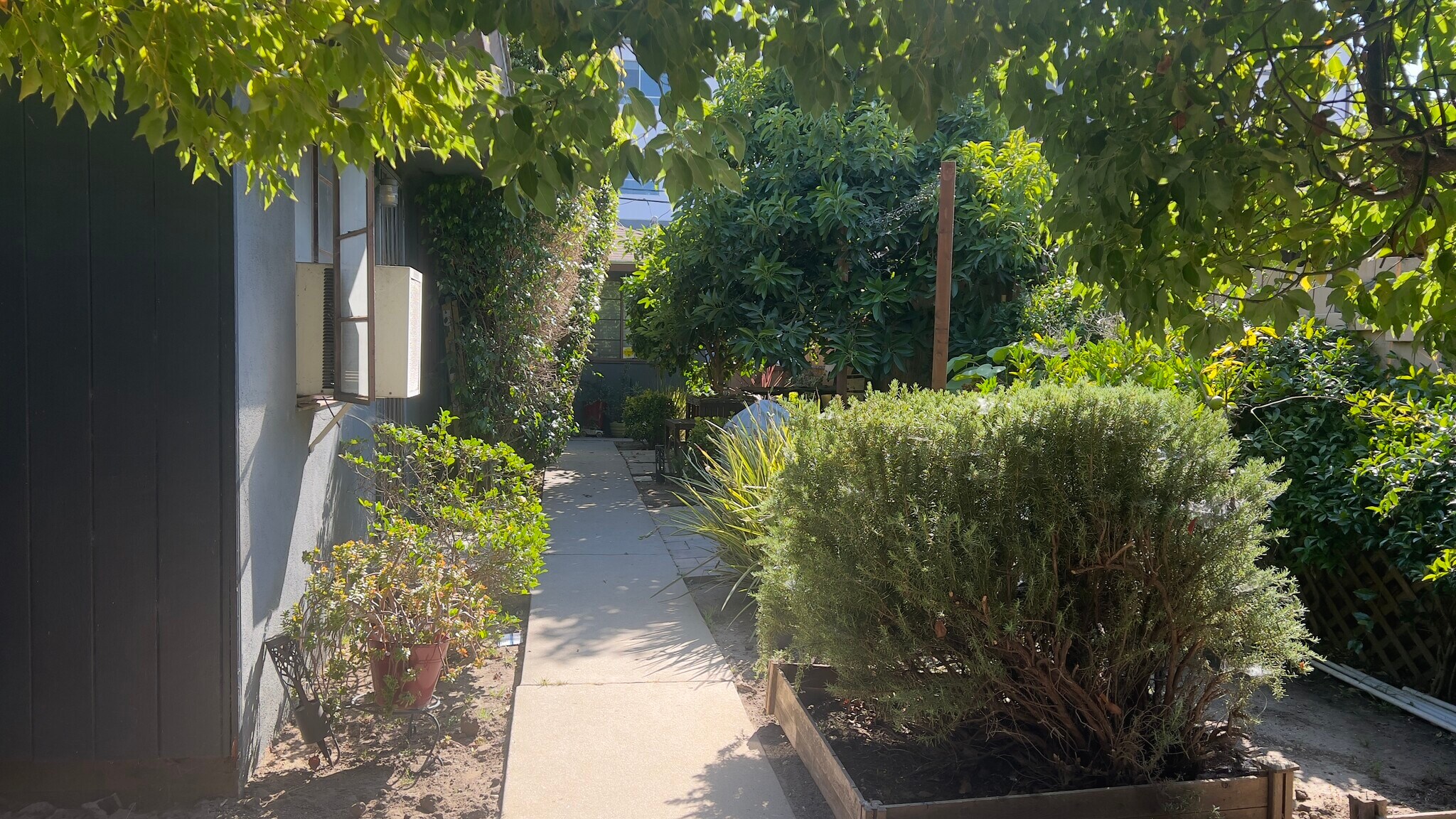 Building Photo - 4247 S Centinela Ave