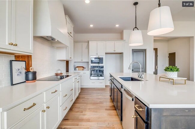 Building Photo - 113 Cedar St