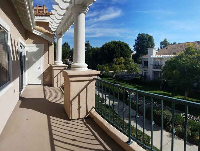 Building Photo - Bright and Airy 2-Bedroom, 2-Bathroom Condo