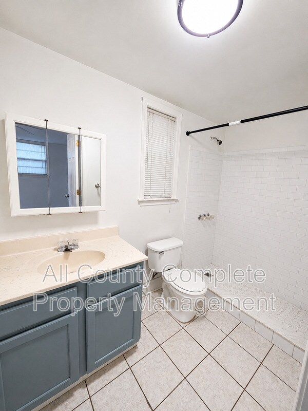 Building Photo - 4803 Lexington Ave