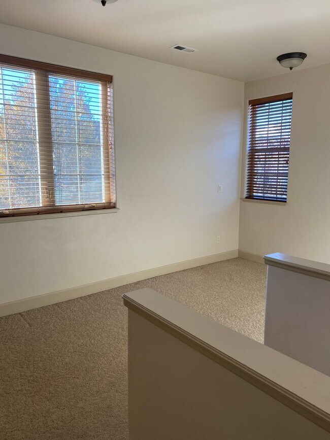 Building Photo - Beautiful house in Lakota Canyon Ranch