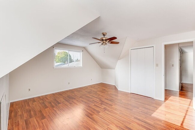 Building Photo - CUTE AND COZY FOUR BEDROOM IN LONGVIEW