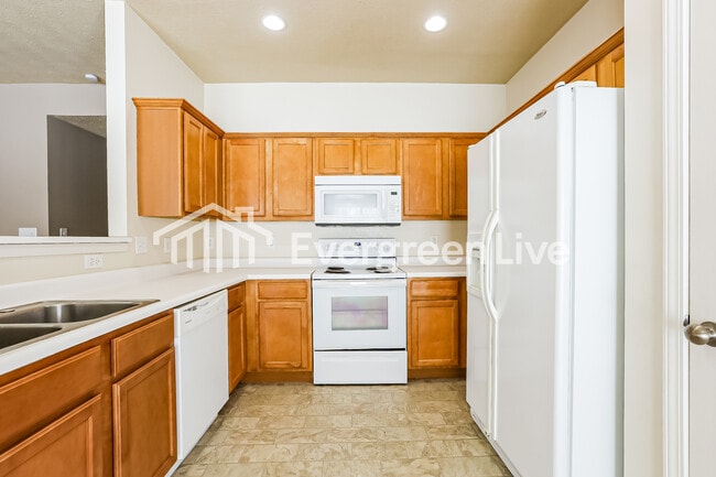 Building Photo - 2004 Lisa Walk Dr