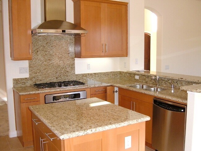Building Photo - 4 Bedroom home in Carmel Valley with Washe...