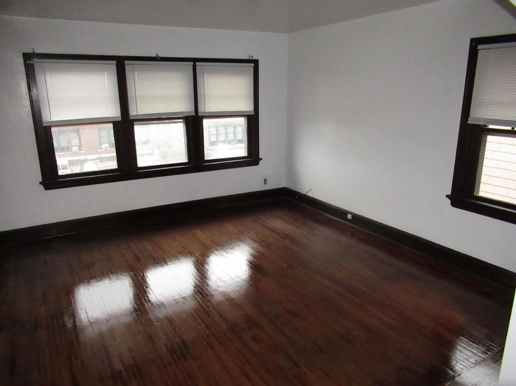 Building Photo - 2141 Hannaford Ave