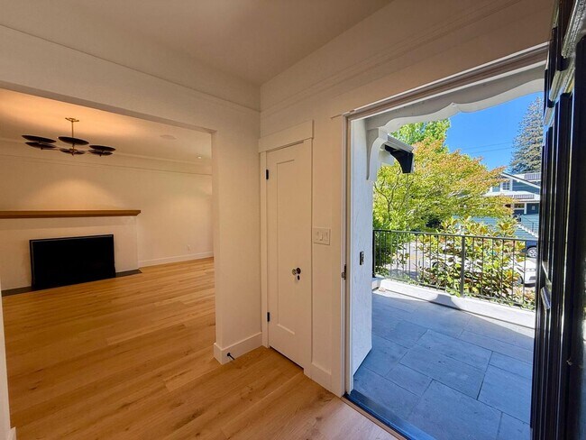 Building Photo - 5 Monte Vista Ave