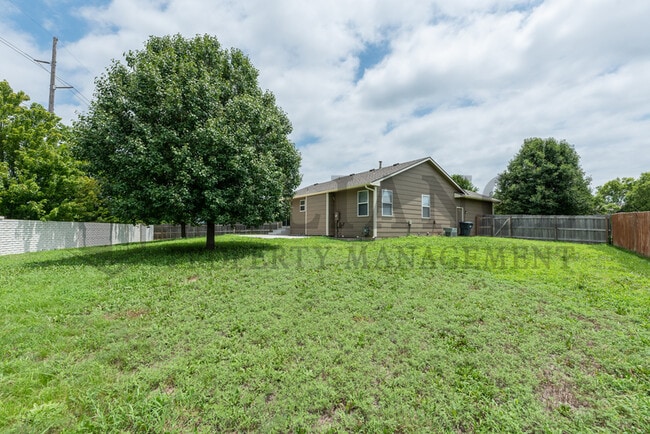 Building Photo - 1349 N Aksarben Ct