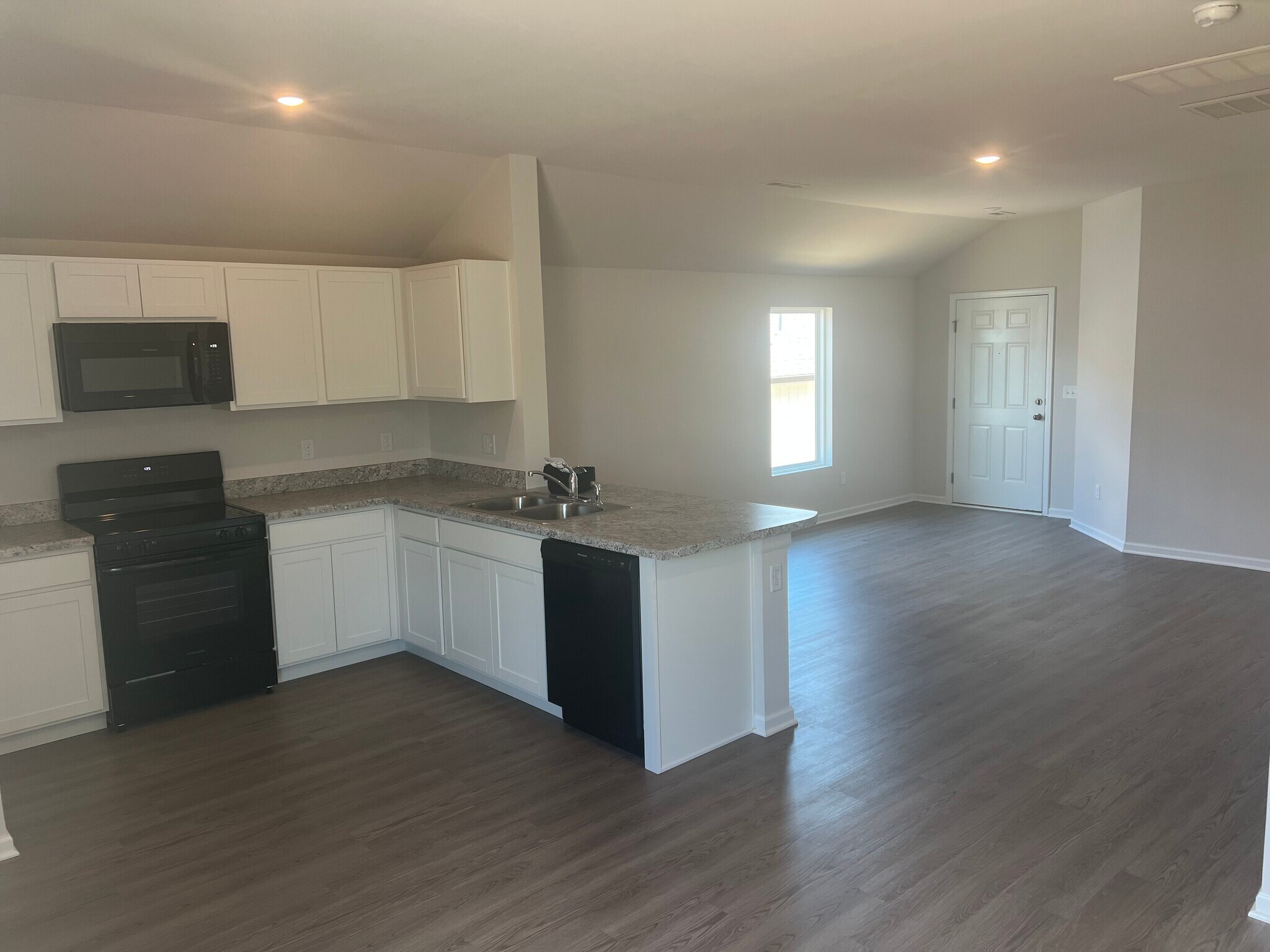 Building Photo - 2113 Brk Rdg Cir