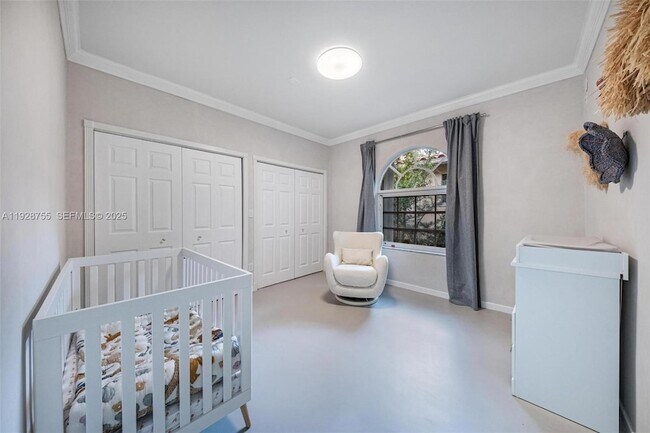 Building Photo - 1033 Almeria Ave