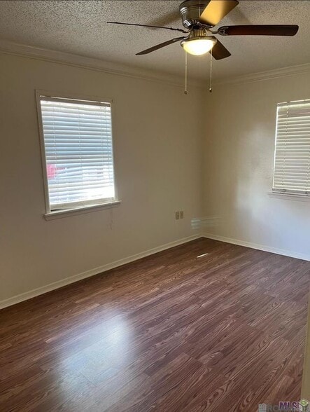 Building Photo - 5115 Woodlawn Ave