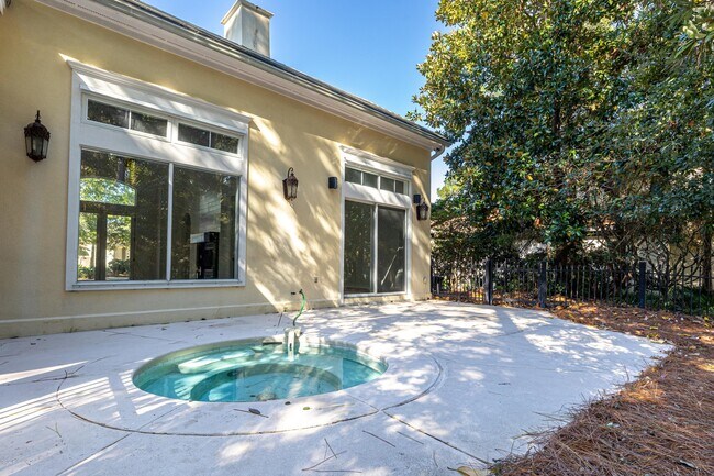 Building Photo - 2928 Pine Valley Dr