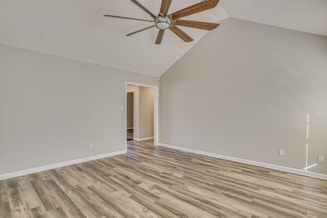Building Photo - 4318 Sanderling Dr