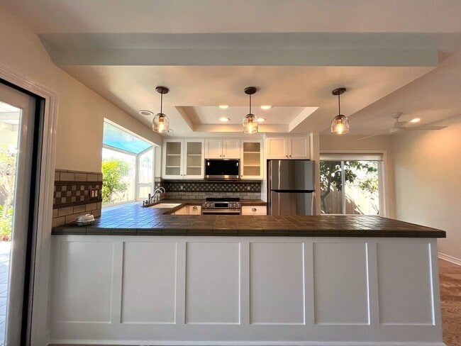 Building Photo - Most Charming Home in La Costa