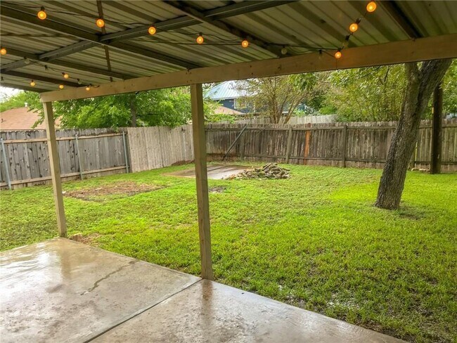 Building Photo - 8202 Renton Dr