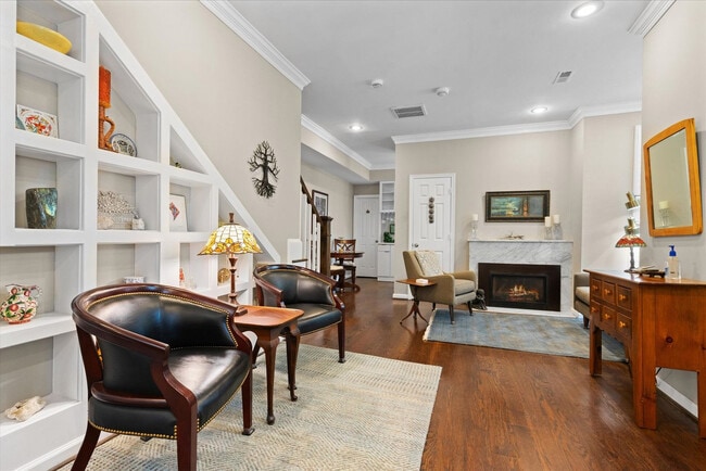 Building Photo - 445 15th St SE