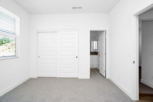 Building Photo - 10881 McCan Ct