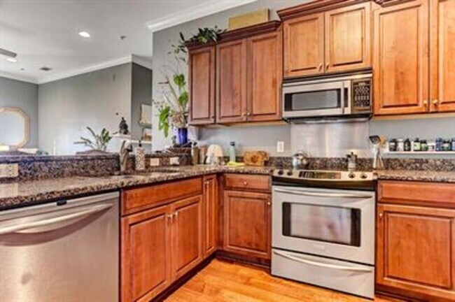 Building Photo - 425 East McDonough Street, Unit 310