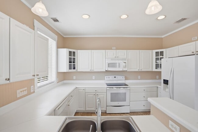 Building Photo - Fully Furnished Home on Tybee Island for Lease!