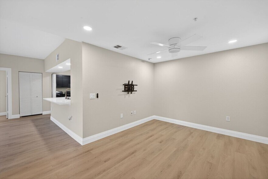 Building Photo - 20341 Estero Gardens Cir