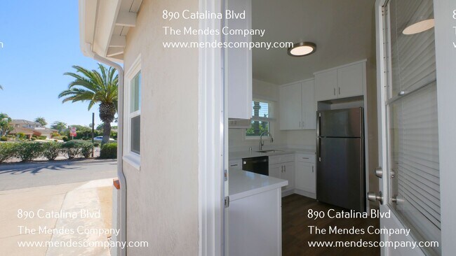 Building Photo - 890 Catalina Blvd