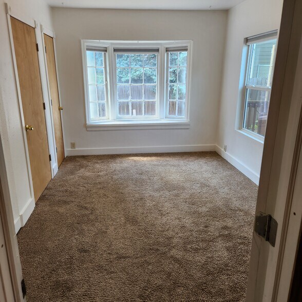 Bedroom - 814 6th St