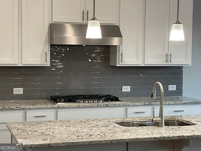 Building Photo - 240 Hollis St