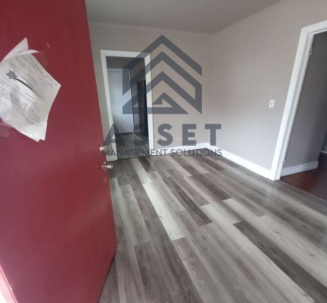 Building Photo - Cute 2 Bedroom Home!