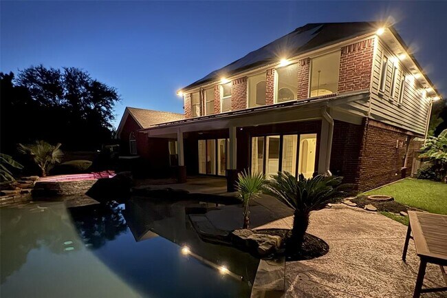 Building Photo - 11502 Bay Ledge Dr