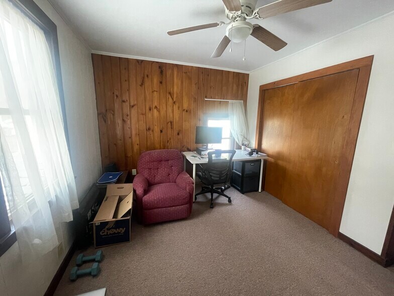 BR 2 - 122 Washington St