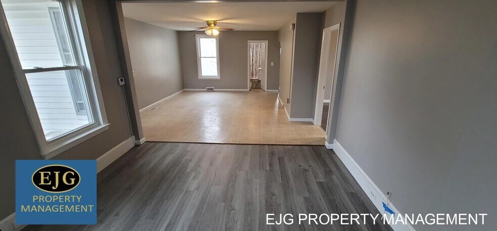 Building Photo - 454 Dubuque St