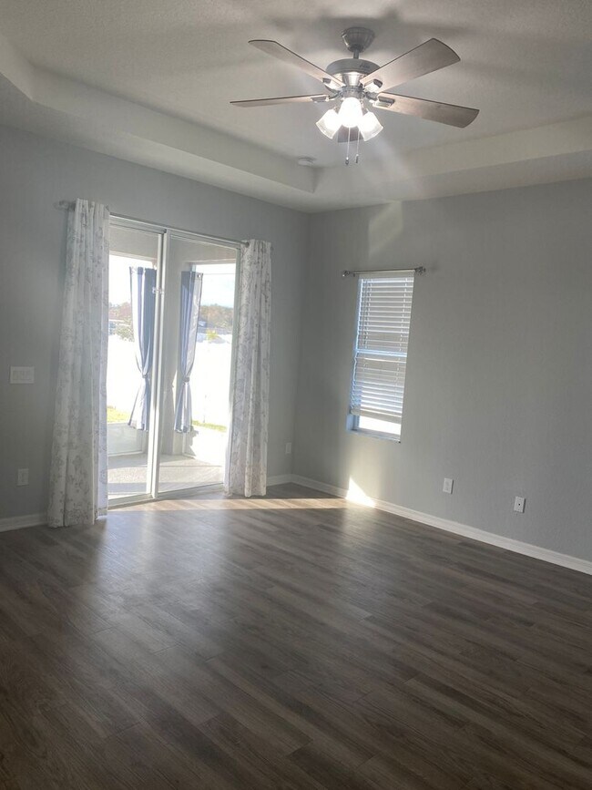 Building Photo - 4 Bedroom 3 Bath Waterfront Home in Gramercy Farms for RENT!