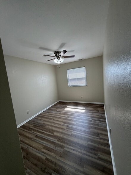 Building Photo - 1332 Brooke Park Dr