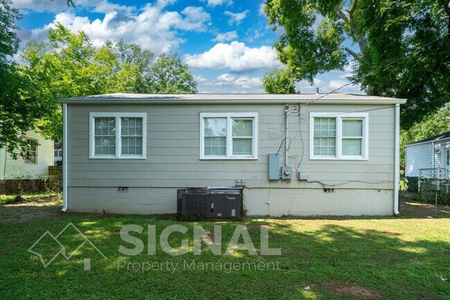 Building Photo - 312 Woodward Rd