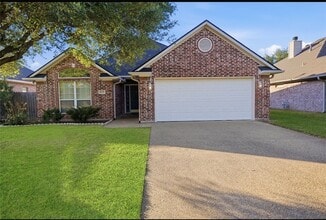 Building Photo - 205 Rugen Ln