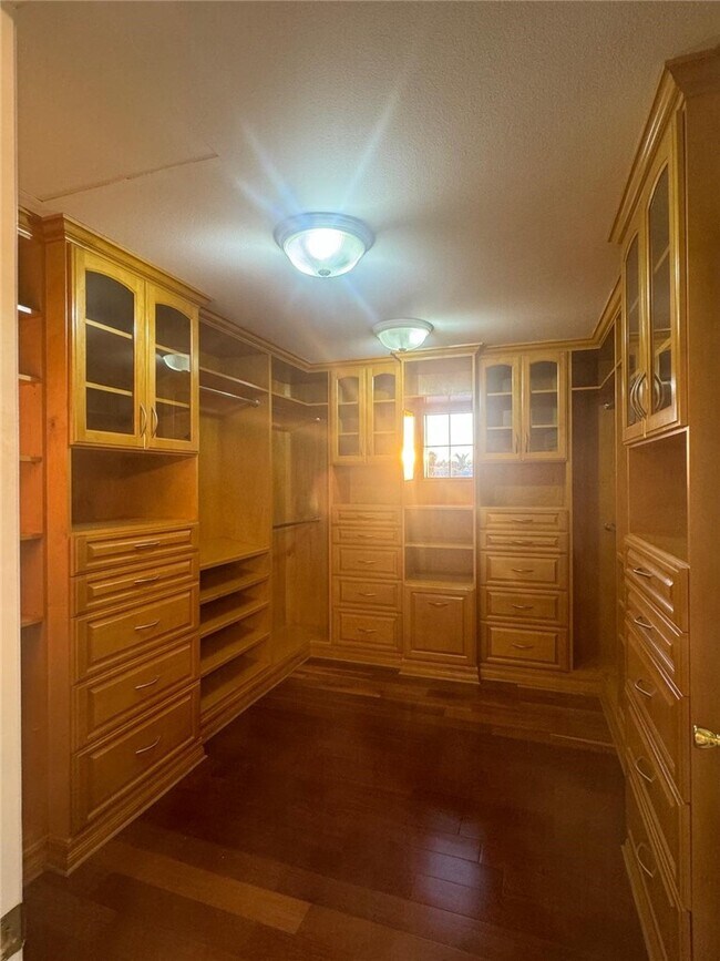 Building Photo - 7036 Sausalito Ave