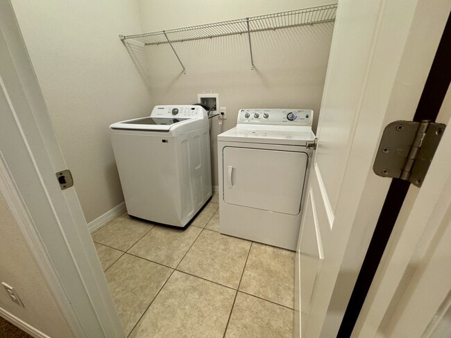 Building Photo - 7448 Leighside Dr