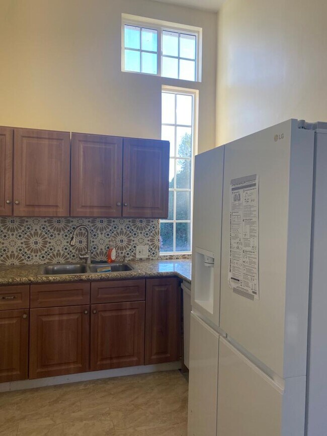 Refrigerator - 23735 Vanowen St
