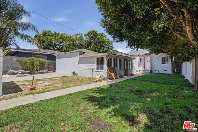 Building Photo - 2938 Kansas Ave