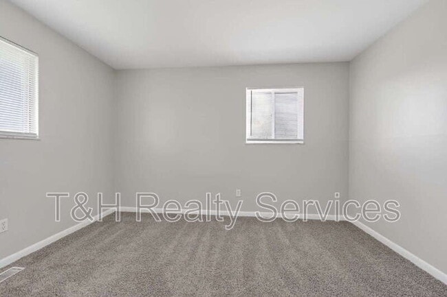 Building Photo - 1655 Walker Ave