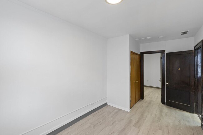 Building Photo - 2 N Huron St