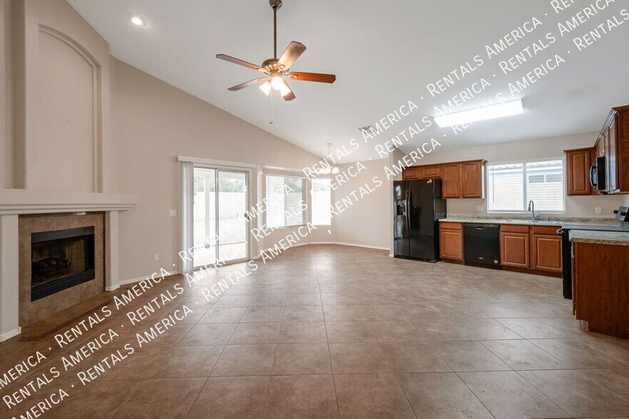 Building Photo - 7744 E Dallas St