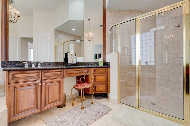 Building Photo - 119 Esperanza Way