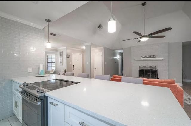 Building Photo - 313 Diamond Dr