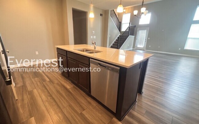 Building Photo - 3 Bed, 3 Bath Home with Garage / Available Now!