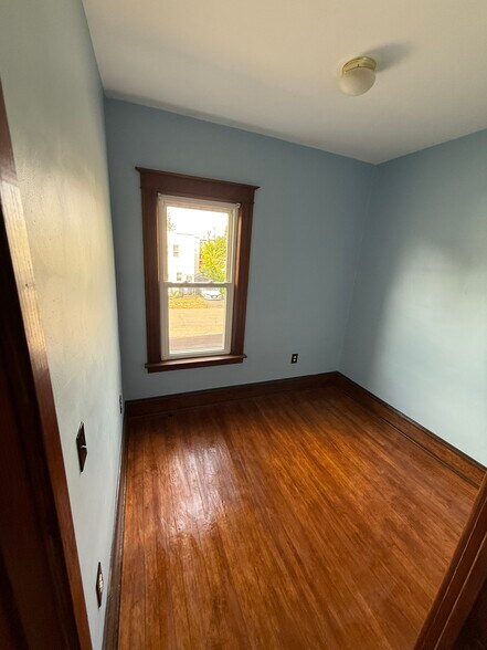 Building Photo - 280 3rd Ave